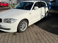 Gebraucht BMW 116 122 PS (89 kW) 2011 Weiß Kleinwagen