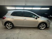 Gebraucht Toyota Auris Hybrid Executive 99 PS (72 kW) 2011 Silber Kleinwagen