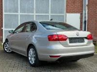 Używany VW Jetta Highline 160 KM (117 kW) 2014 Srebrny Sedan/Limuzyna
