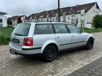 Second-hand VW Passat 101 CP (74 kW) 2004 Argintiu Berlinǎ