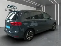 Gebraucht VW Touran Active 150 PS (110 kW) 2022 Grau Van / Kleinbus