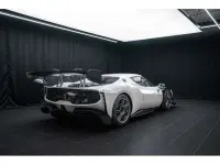 Gebraucht Ferrari 296 700 PS (514 kW) 2024 Bianco avus Coupé