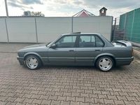 Second-hand BMW 320 Basis 129 CP (94 kW) 1987 Gri Berlinǎ