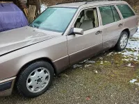 Gebraucht Mercedes E220 150 PS (110 kW) 1993 Gold Kombi