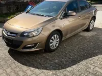 Gebraucht Opel Astra 140 PS (102 kW) 2013 Braun Limousine