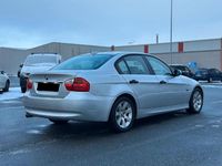 Gebraucht BMW 320 150 PS (110 kW) 2005 Silber Limousine
