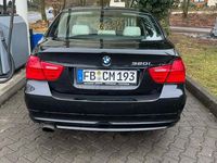 Gebraucht BMW 320 170 PS (125 kW) 2010 Schwarz Limousine