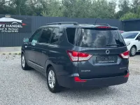 Gebraucht SsangYong Rodius Quartz 178 PS (130 kW) 2017 Grau Van / Kleinbus