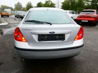 Gebraucht Ford Mondeo Ambiente 125 PS (91 kW) 2001 Silber Limousine