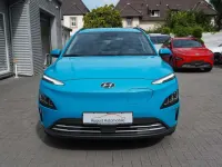 Gebraucht Hyundai Kona Trend 100 kW (136 PS) 2023 Blau SUV