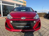 Gebraucht Hyundai i10 Classic 67 PS (49 kW) 2017 Rot Kleinwagen