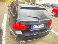 Gebraucht BMW 325 204 PS (150 kW) 2010 Schwarz Kombi