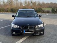 Gebraucht BMW 320 150 PS (110 kW) 2007 Schwarz Limousine