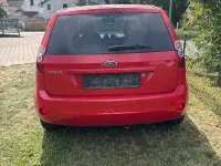 Gebraucht Ford Fiesta Ambiente 101 PS (74 kW) 2006 Rot Kleinwagen