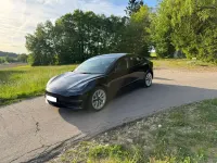 Käytetty Tesla Model 3 366 kW (498 HP) 2022 Musta Sedan