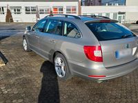 Używany Skoda Superb 140 KM (102 kW) 2012 Szary Kombi