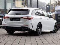 Gebraucht Mercedes C300 AMG 258 PS (189 kW) 2023 Unilack polarweiss Kombi