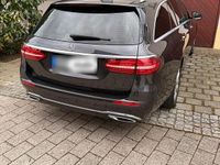 Gebraucht Mercedes E220 194 PS (142 kW) 2021 Schwarz Kombi