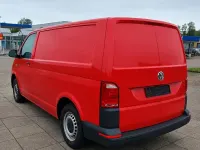 Gebraucht VW Transporter 102 PS (75 kW) 2017 Rot Van
