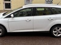 Gebraucht Ford Focus Champions Edition 125 PS (91 kW) 2012 Weiß Kombi