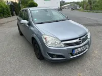 Usata Opel Astra Edition 116 CV (85 kW) 2008 Argento Berlina