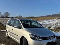 Gebraucht VW Touran Trendline 105 PS (77 kW) 2014 Silber Van / Kleinbus