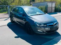 Gebraucht Opel Astra 116 PS (85 kW) 2010 Grau Limousine