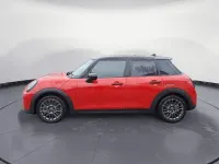 Nouă Mini Cooper S Classic 204 CP (150 kW) 2026 Roșu Hatchback
