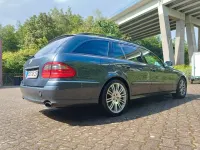 Usado Mercedes E220 Avantgarde 170 CV (125 kW) 2007 Negro Familiar