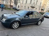 Gebraucht VW Bora 115 PS (84 kW) 2002 Blau Kleinwagen
