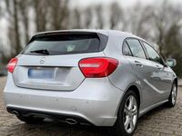 Gebraucht Mercedes A200 Style 136 PS (100 kW) 2014 Silber Kleinwagen
