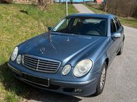 Gebraucht Mercedes E240 177 PS (130 kW) 2024 Blau Limousine