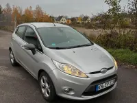 Usata Ford Fiesta 96 CV (70 kW) 2010 Argento Utilitaria