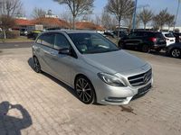 Gebraucht Mercedes B180 122 PS (89 kW) 2014 Silber Van / Kleinbus