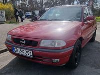 Gebraucht Opel Astra 75 PS (55 kW) 1997 Rot Limousine