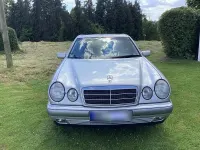 Gebraucht Mercedes E240 170 PS (125 kW) 1998 Silber Limousine