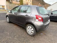 Gebraucht Toyota Yaris 99 PS (72 kW) 2011 Grau Kleinwagen