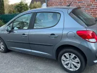 Gebraucht Peugeot 207 Tendance 73 PS (53 kW) 2009 Grau Kleinwagen