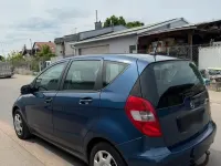 Gebraucht Mercedes A180 109 PS (80 kW) 2011 Blau Kleinwagen