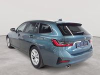 Gebraucht BMW 330 Advantage 184 PS (135 kW) 2021 Blue ridge mountain metallic Kombi