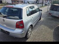 Używany VW Polo 60 KM (44 kW) 2004 Srebrny Hatchback