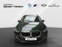 Gebraucht BMW 220 Active Tourer Luxury Line 156 PS (114 kW) 2025 Grün Van / Kleinbus