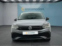 Gebraucht VW Tiguan 193 PS (141 kW) 2024 Grau SUV