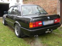 Gebraucht BMW 325 170 PS (125 kW) 1988 Schwarz Limousine
