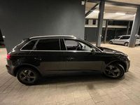 Gebraucht Audi A3 Ambiente 105 PS (77 kW) 2014 Schwarz Limousine