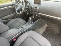 Gebraucht Audi A3 Attraction 122 PS (89 kW) 2013 Schwarz Limousine