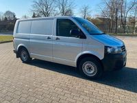 Gebraucht VW Transporter 102 PS (75 kW) 2016 Reflexsilber metallic (metallic) Van