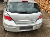 Usata Opel Astra 105 CV (77 kW) 2005 Argento Berlina