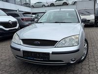 Gebraucht Ford Mondeo Ghia 125 PS (91 kW) 2002 Silber Limousine
