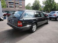 Gebraucht Mercedes E230 136 PS (100 kW) 1992 Schwarz Kombi